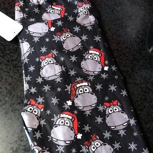 Holiday Hippo leggings size OS fits 3-14
